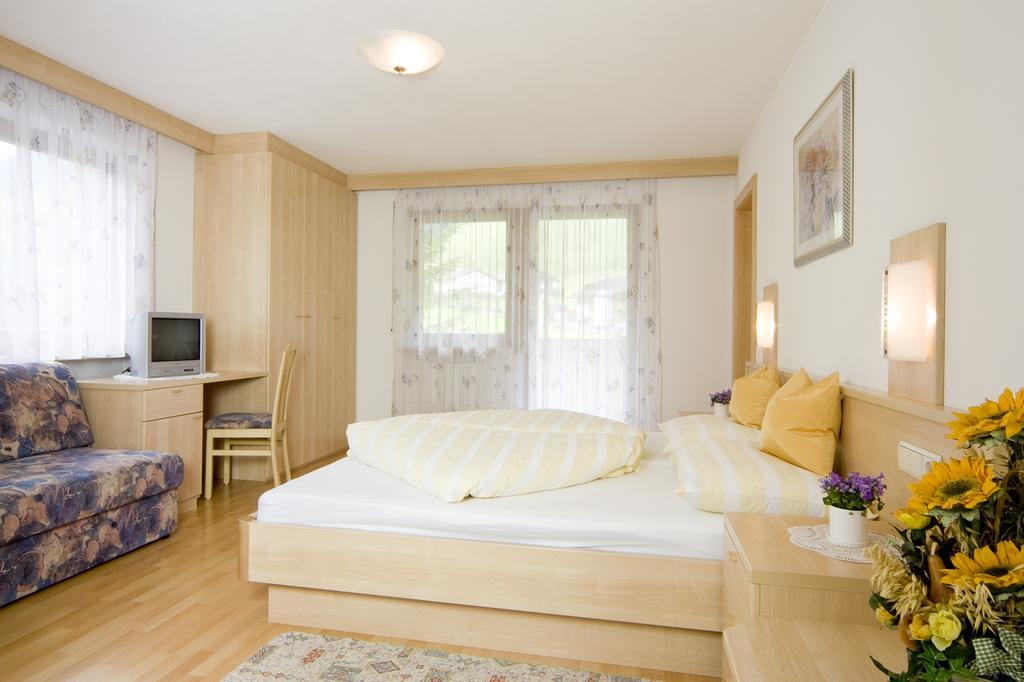 Garni Appartement Alpenresidence Кадипиетра Стая снимка