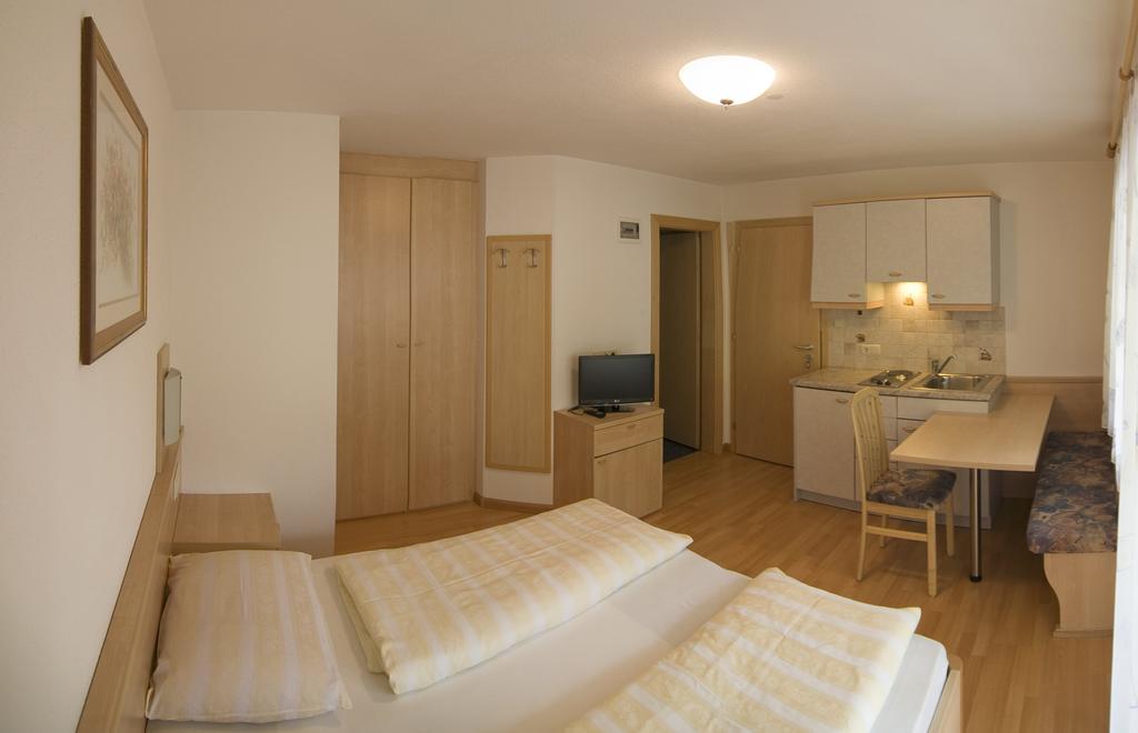 Garni Appartement Alpenresidence Кадипиетра Стая снимка